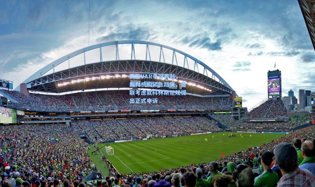 英超VAR争议再起，裁判机构紧急路演，曼联考虑就科林斯犯规提出正式申诉